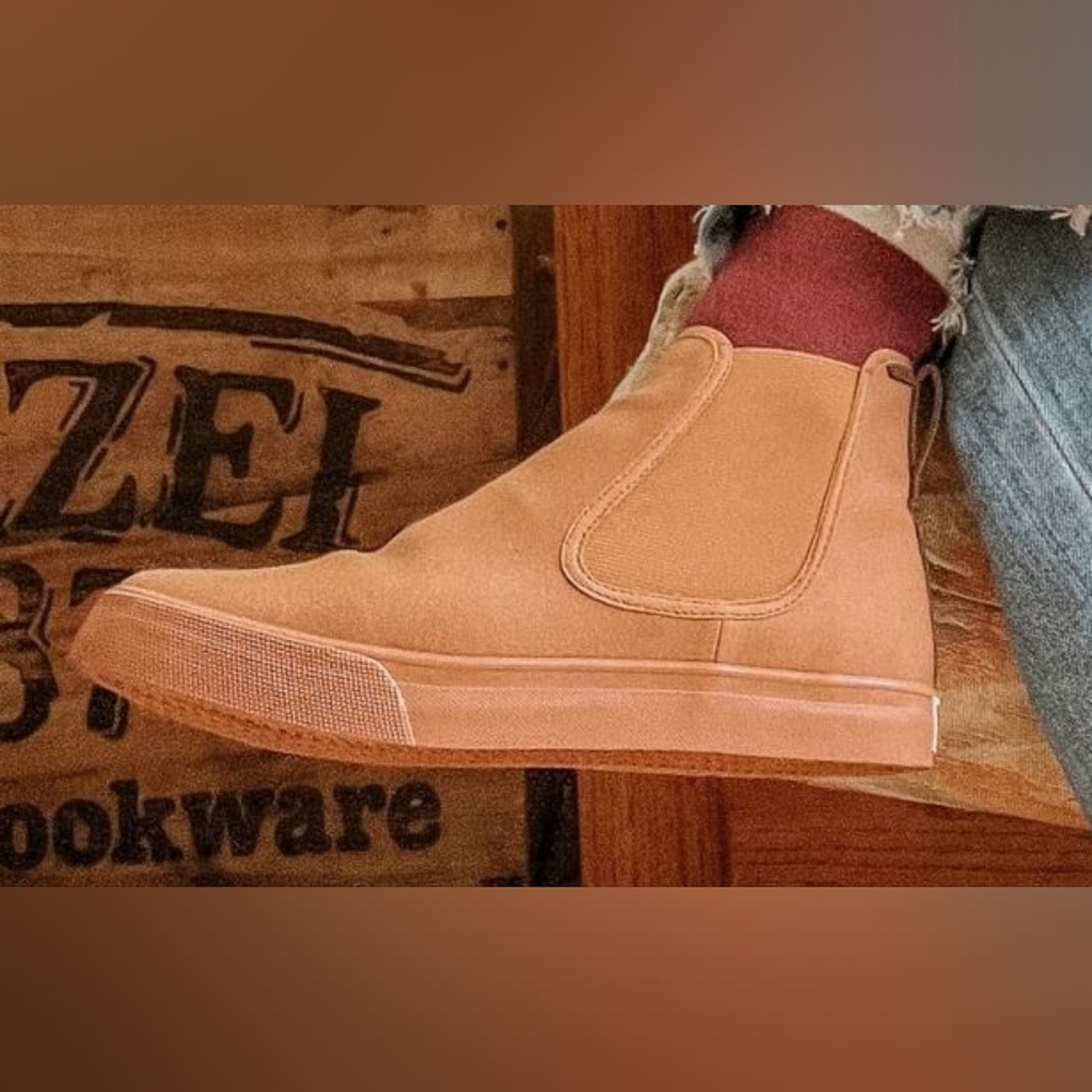BANGS Shoes • slip on mid/high tops